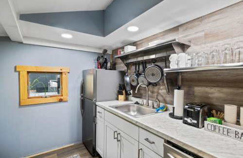 Cozy Home W/ King Bed & Lake access - Foto 14