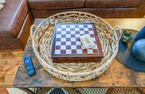 Chic Lawton Home, 5 Mins to Fort Sill! - Photo 5