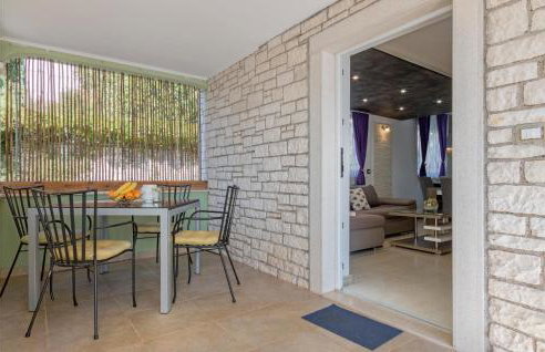 Cozy Apartment In Pilkovici With Wifi - Photo 25