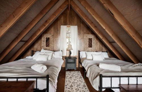 Stunning Mountain Views w Deck & Grill on 5 Acres! - Foto 32