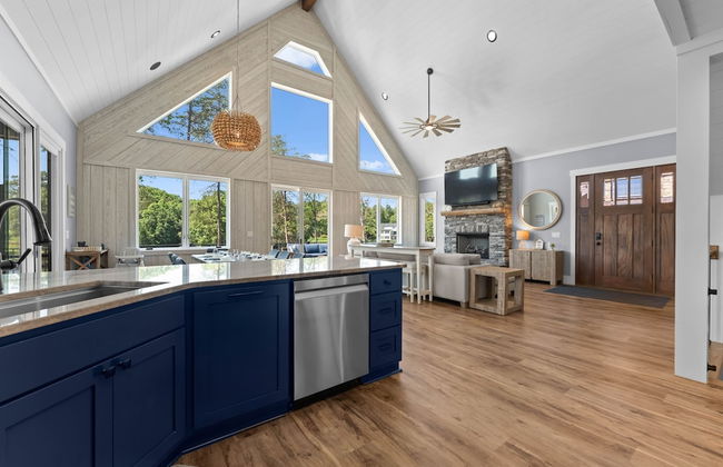 Blue Heron by Avantstay Lakefront Dock Pool Theater Sleeps 22 - Foto 25