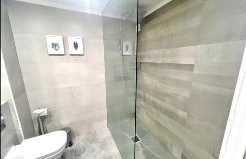 MARBELLA BEACHFRONT - Beachside apartment with stunning sea views - Photo 36