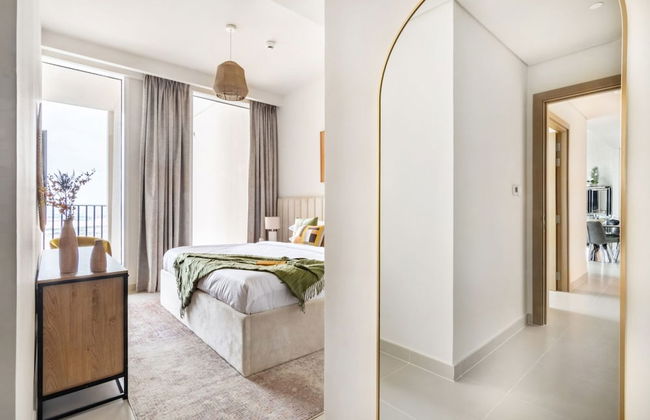 Luxury 2BR at Harbour Gate - Photo 11