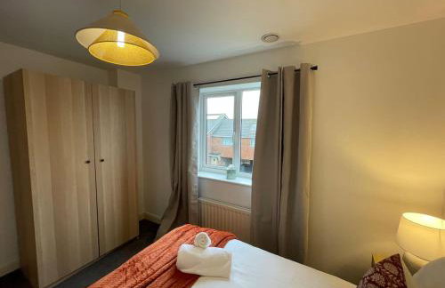 Ashford 4-Bed Townhouse with Garden and Parking - Foto 29