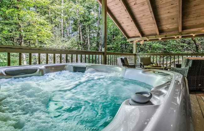 Light'n Bug Bungalow 1 Bedroom Cabin by RedAwning - Photo 10