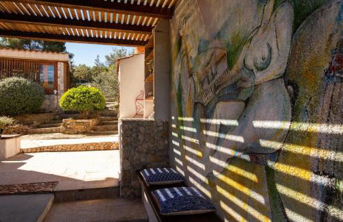 Apartments-Estate under the Paintbrush - Photo 3