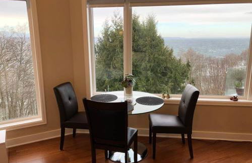 Romantic Spacious Suite with Salish Sea & Mountain Views at Seattle Luxury Estate - Foto 28