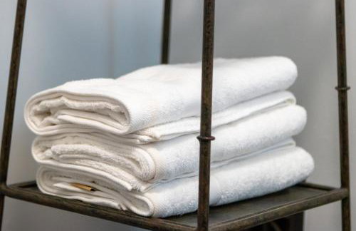 5 Bedroom 3200 Sq Ft House for Downtown Travelers - Photo 50