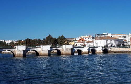 Charming Luz House - T2 apartment with jacuzzi - Foto 50