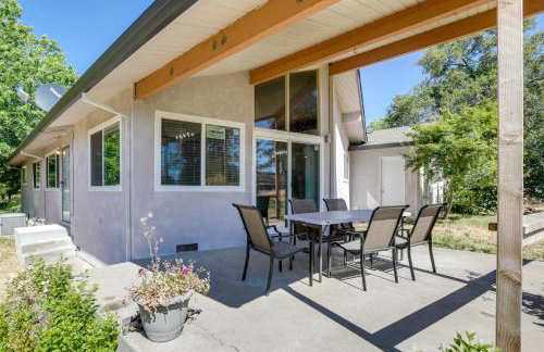 4 Mi to Folsom Lake Modern Home with Patio! - Foto 1