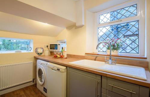 Labernum Cottage, Ingleton Village, Yorkshire Dales National Park, Famous Three Peaks, Near The Lake District, Pets Are Welcome, Direct Parking in front of the Cottage & Guest Parking - Foto 14