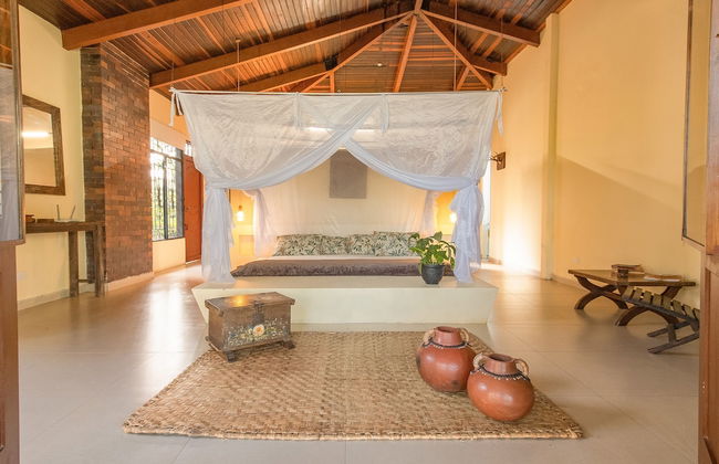 Hacienda Boutique - Photo 33