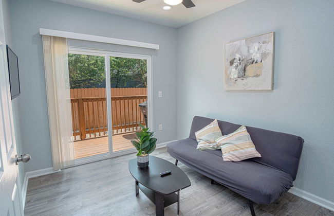 Newly Remodeled 4BR 2BA Near Amazing Downtown - Photo 14