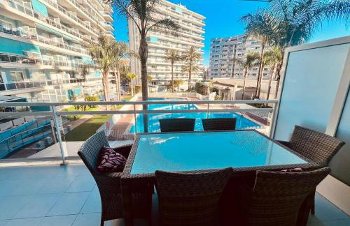 Modern apartment with a big pool and free parking - Photo 9