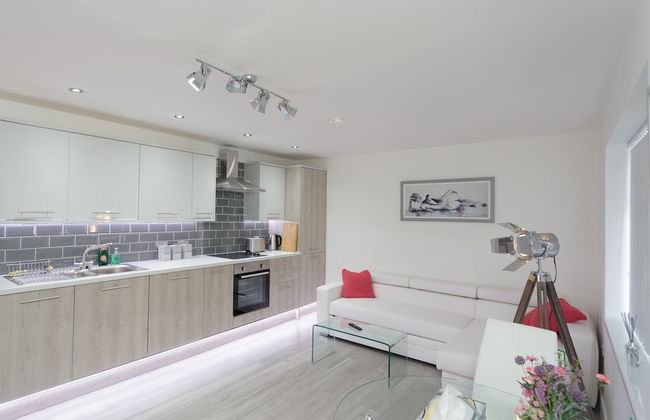 Live in Leeds Greenhill Bungalows - Photo 66