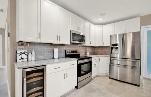 HUGE Outdoor soccer 4BR HEATED Pool house near Las Olas - Foto 39