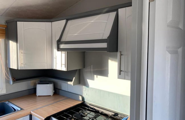 Immaculate 2-bed Static Caravan Near the Lake - Foto 13