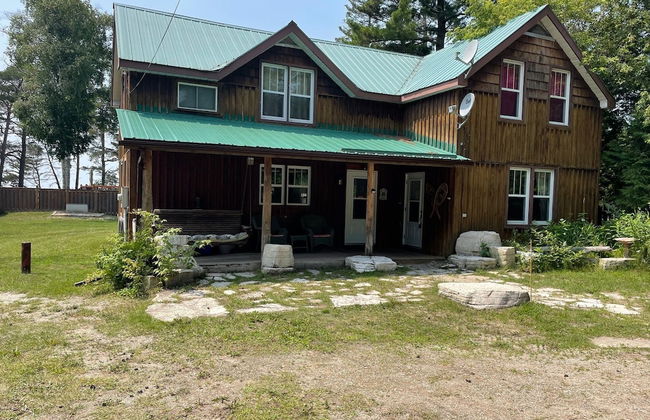 4 Bedroom Cottage On Manitoulin Island - Next to Sandy Beach! - Foto 40