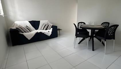 Próx. ao shopping, para 10 pessoas, ar condicionado e garagem APT B - Foto 3