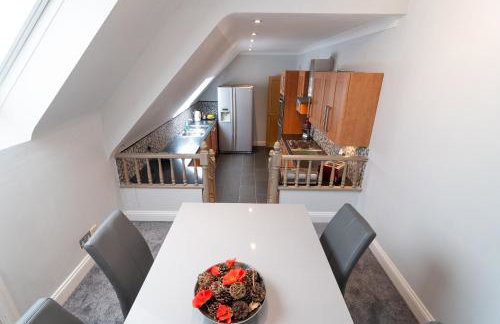 The Gables Poole, 3 Bedroom Penthouse Apartment - Photo 45