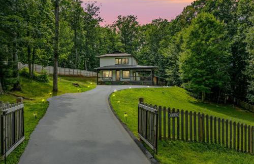 Near Asheville Hot Tub Fire Pit BBQ Sleeps 10 - Foto 5