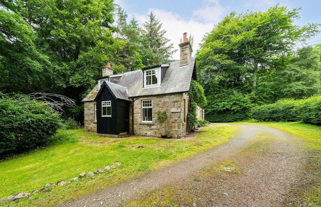 Red Squirrel Cottage Pet Friendly Family Adventure Retreat in Aberdeenshire - Photo 1