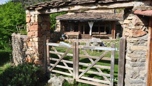 La Pegatera Masia rodeada de bosque ideal para desconectar - Photo 5