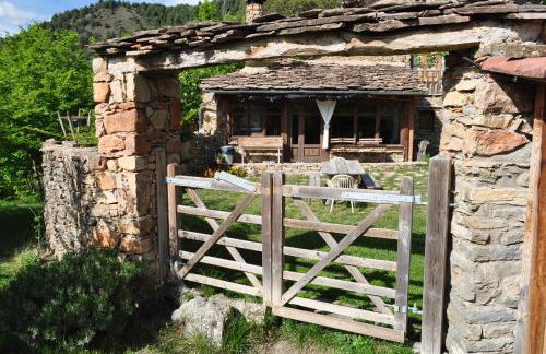 La Pegatera Masia rodeada de bosque ideal para desconectar - Photo 5