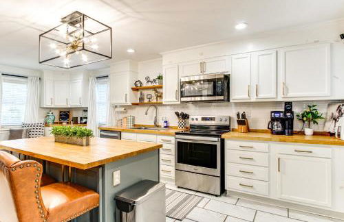 2 Mi to Historic Horse District Dog-Friendly Home - Foto 9