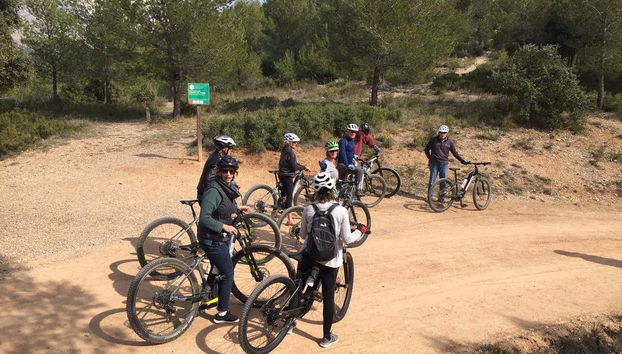 A group enjoying the route