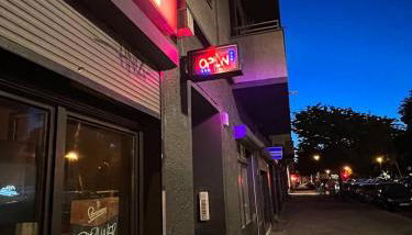 Stylish 2-room Apartment with Balcony Next to East Side Gallery - Foto 2