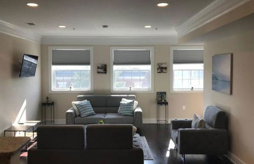 Entire Extra Large Luxury 3 Bedrooms Condo - Photo 4