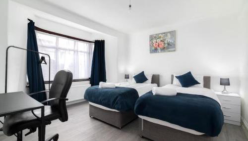 Spacious 4-Bedroom Family Home near Wembley - Foto 2, storage