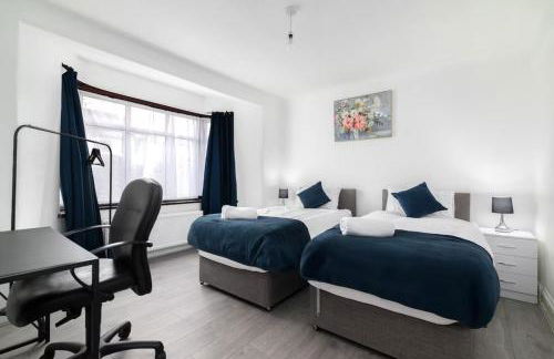 Spacious 4-Bedroom Family Home near Wembley - Foto 2