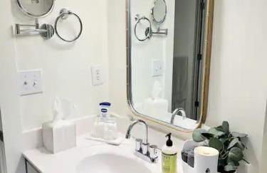 Stylish Cozy Family Cottage with Golf Cart - 1 mile to Dwntn Ocean Springs and beach - Foto 43