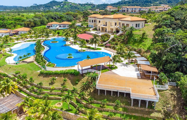 Pristine Bay Villa 1304 with large pool - 3 bedroom 3 Condo by RedAwning - Foto 33