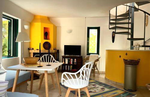 Steinturm mit Dach-Terrasse zwischen Fluß, Meer und Gebirge- Spiti Pirgos - Foto 24