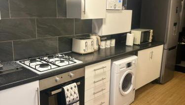 4BDR House By Homesy - Short Term Rental Cardiff - Ideal for Contractors - Foto 3