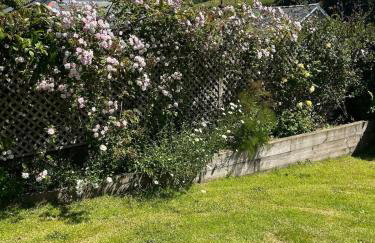 Luxury Farmhouse Retreat with Private Hot Tub & EV - Foto 39