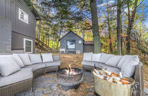 Renovated Lake Cabin with Fire Pit and Kayaks - Photo 42