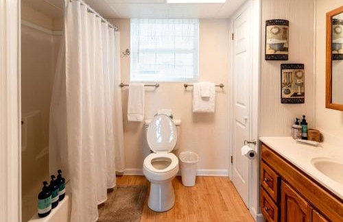 Secluded Lakefront Cabin with Private Dock on Lake Nantahala, Topton, North Carolina - Foto 14