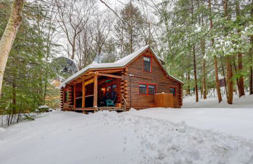 Lake and Beach Access at Lake Luzerne Cabin! - Foto 33