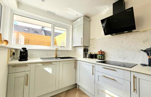 Newly Renovated Gem - Free Parking & Modern Comfort - Foto 4