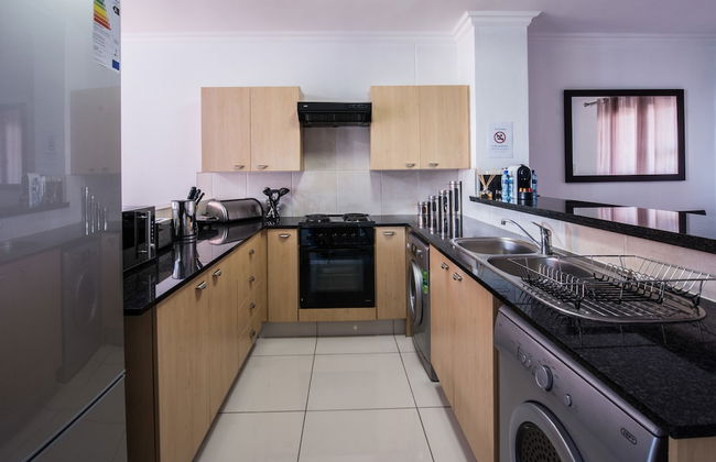 Prestige Apartment Sandton at Westpoint - Photo 17