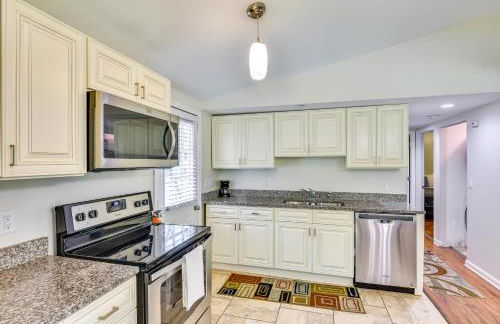 2 Mi to Warren Dunes Sawyer Apartment with Deck! - Foto 10