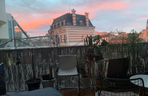 Modern Spacious flat with Terrace, Parking near Metro - Foto 25