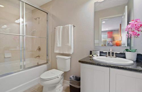 Stunning 4Bd Sleeps9 w Jacuzzi Close to Disney Compass Bay 5113 - Foto 41