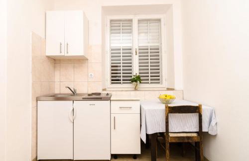 Guest House Kiko - Apartment with Balcony A5 - Photo 3