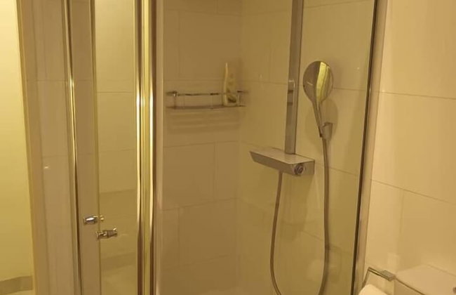 2ndhomes 144 m2 Stylish 3BR Center Home - Foto 31