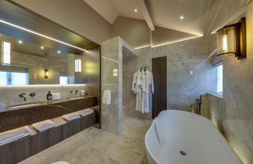 Brook Bottom Farm luxury apartments and Farmhouse - Photo 16